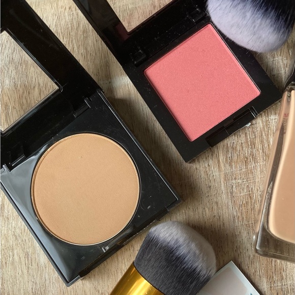 3 Brushes For Your Make Up. Brush For Foundations Or Power Greater Coverag… - Picture 11 of 13